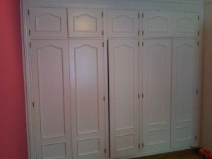 Armario lacado en blanco despues