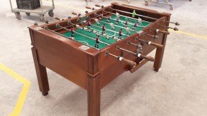 Lacados barnizados restauracion futbolin despues