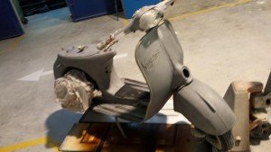 Moto antes de limpiar con chorro de arena