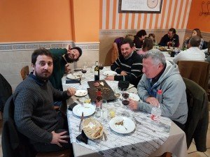 Comida de hermandad entre los actores del spot 2017