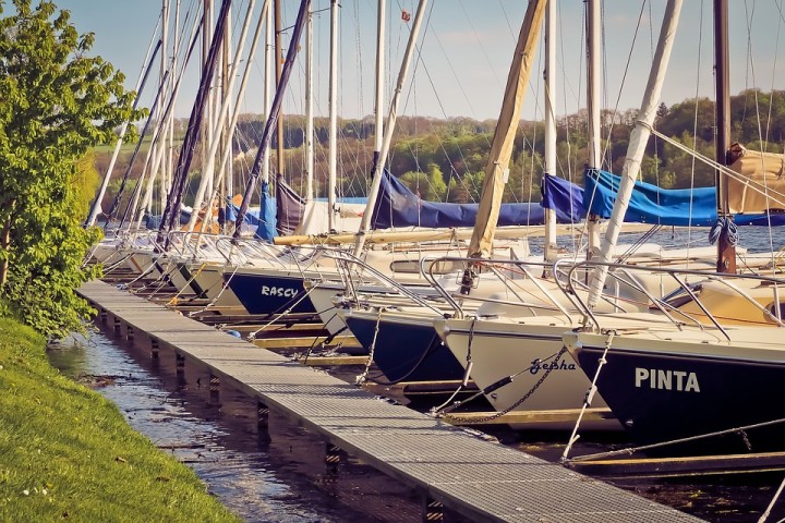 No olvides el arenado de tu barco cuando acabe el verano